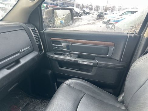 Used 2017 RAM 1500 Laramie image 13