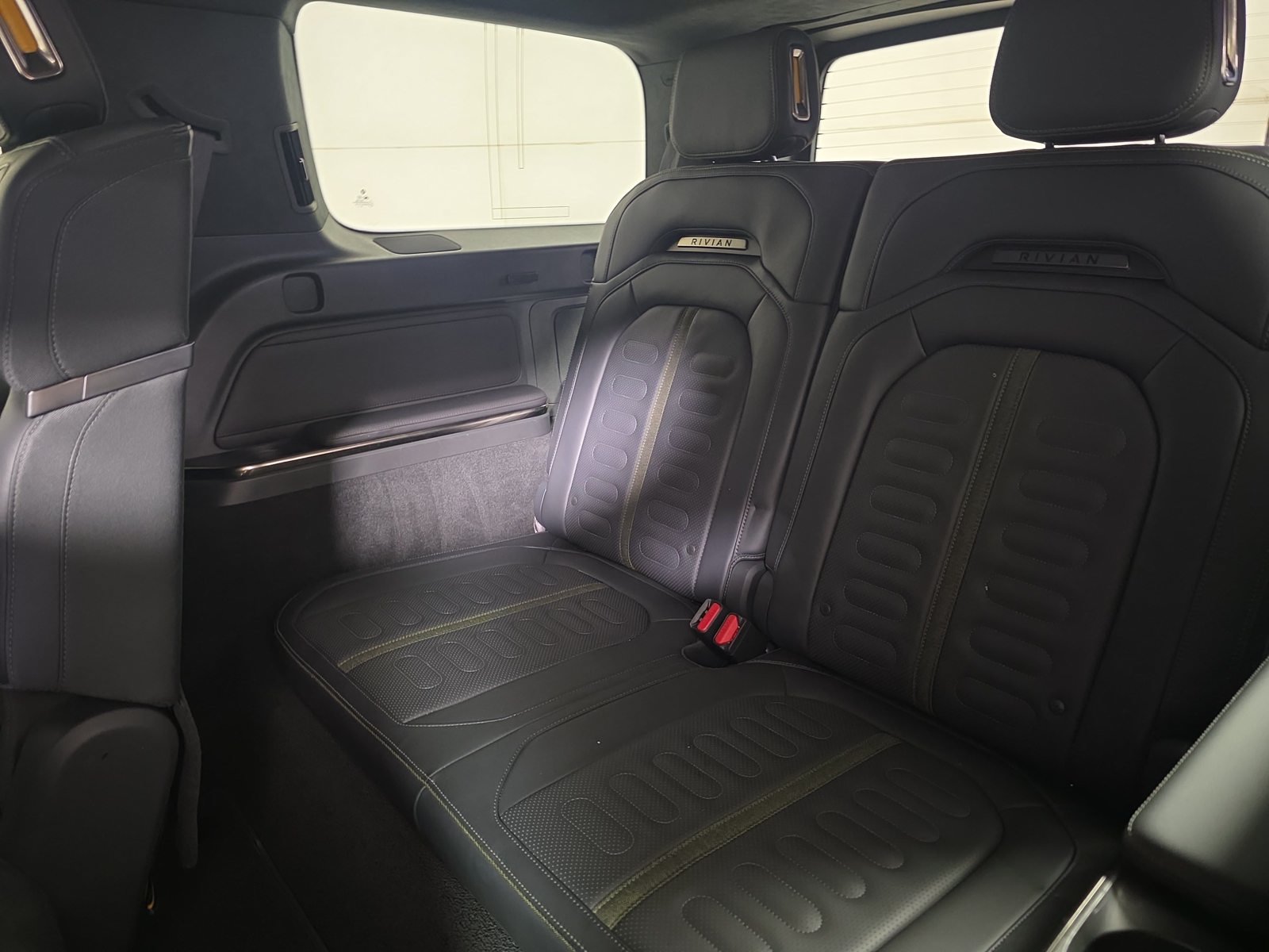 Used 2022 Rivian R1S Launch Edition Quad AWD/4WD image 22