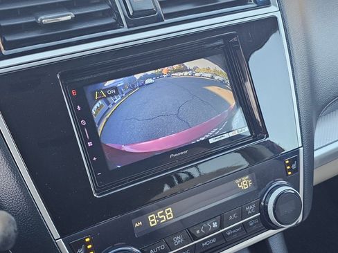 Used 2019 Subaru Outback 2.5i Premium image 9