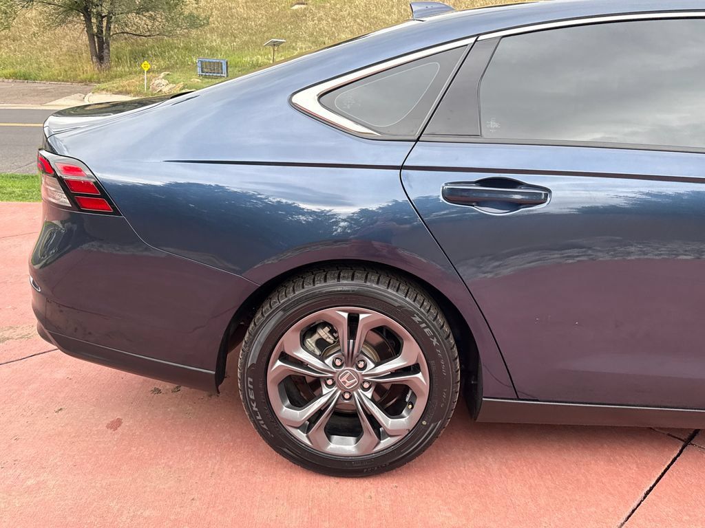 Used 2023 Honda Accord EX image 33