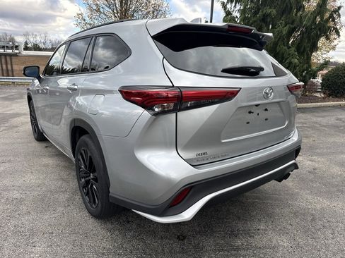 Certified 2023 Toyota Highlander XSE image 5