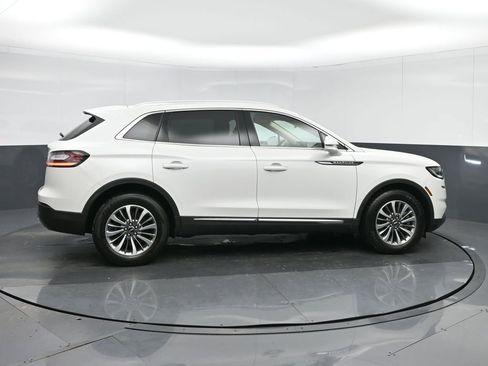 Used 2022 Lincoln Nautilus AWD w/ Premium Package image 8