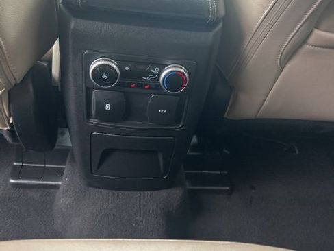 Used 2023 Ford Explorer Limited image 16