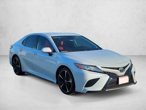 Used 2020 Toyota Camry XSE w/ Navigation Package FWD image 3