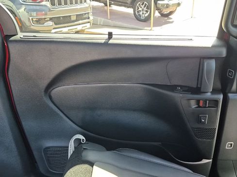 New 2025 Chrysler Pacifica Limited w/ Trailer Tow Group image 20