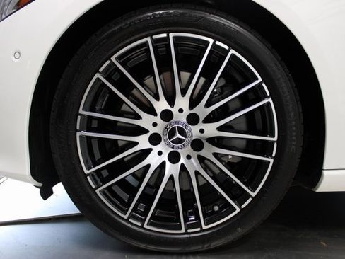 Used 2024 Mercedes-Benz C 300 4MATIC Sedan w/ Exclusive Trim Package image 33