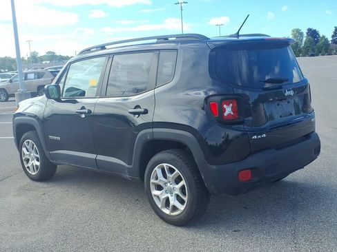 Used 2017 Jeep Renegade Latitude AWD/4WD image 6