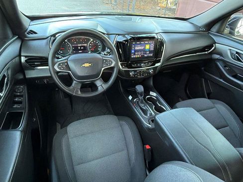 Used 2023 Chevrolet Traverse LT FWD image 25