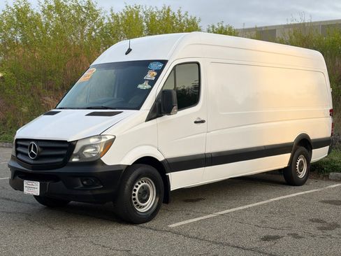 Used 2018 Mercedes-Benz Sprinter 2500 image 4