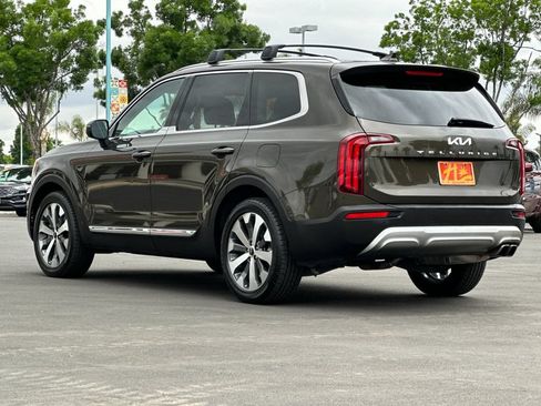 Used 2022 Kia Telluride EX w/ EX Premium Package FWD image 5