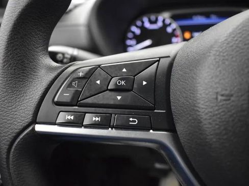 Used 2025 Nissan Sentra SV image 23