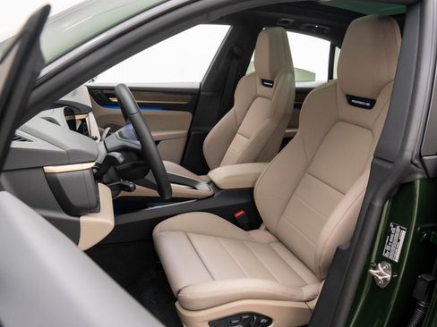 New 2025 Porsche Macan 4S Electric image 5