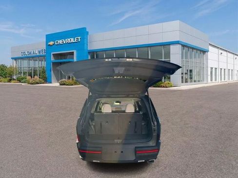Used 2025 Hyundai Santa Fe SE AWD/4WD image 11