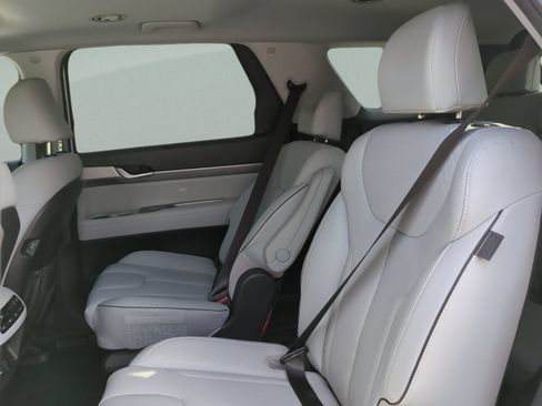 Used 2025 Hyundai Palisade SEL FWD image 18