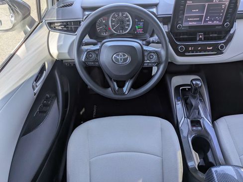 Used 2022 Toyota Corolla LE FWD image 18