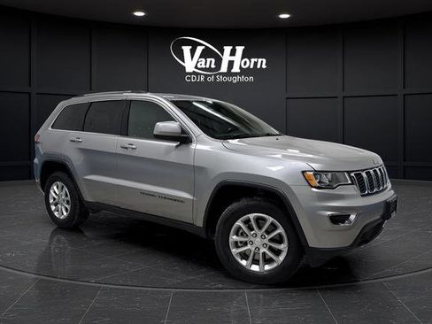Used 2021 Jeep Grand Cherokee Laredo image 1