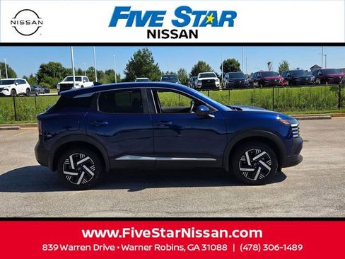 Used 2025 Nissan Kicks SV FWD image 14
