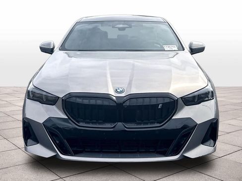 Used 2025 BMW i5 xDrive40 w/ Executive Package AWD/4WD image 2