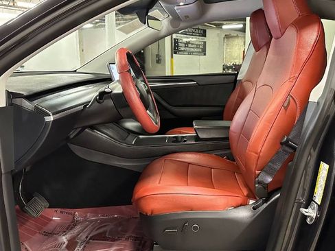 Used 2025 Tesla Model Y Long Range image 18