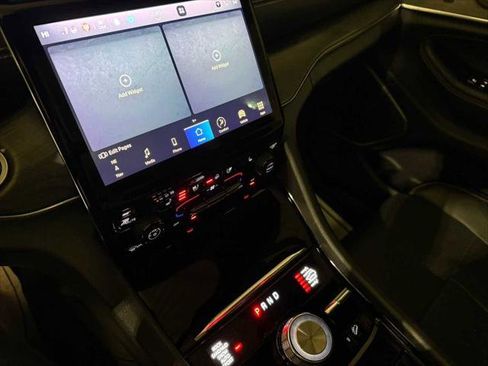 Certified 2023 Jeep Grand Cherokee Overland w/ Luxury Tech Group IV image 36