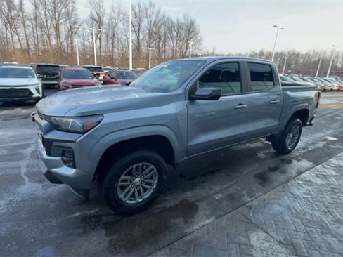 Used 2024 Chevrolet Colorado LT w/ LT Convenience Package image 4