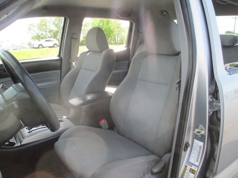 Used 2014 Toyota Tacoma 4x4 Double Cab w/ TRD Sport Package image 19