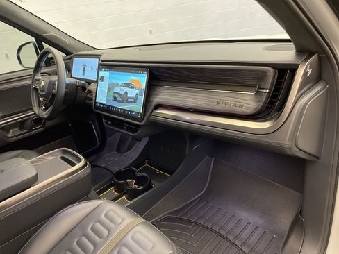 Used 2022 Rivian R1T Launch Edition image 31