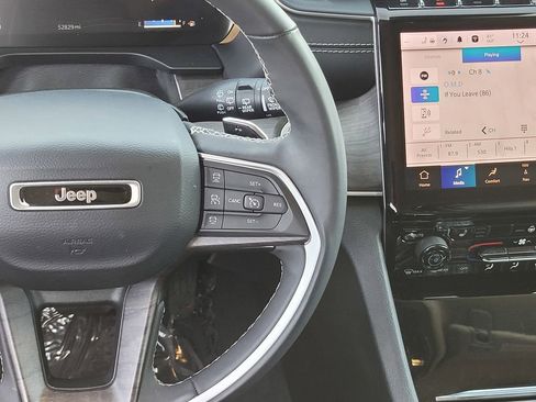 Used 2023 Jeep Grand Cherokee Limited w/ Trailer Tow Prep Group (B) image 12