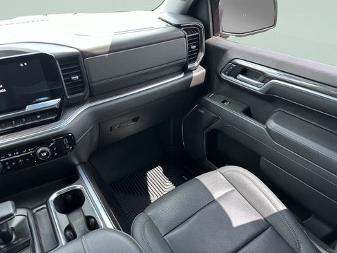 Used 2022 Chevrolet Silverado 1500 LTZ w/ LTZ Convenience Package II AWD/4WD image 13