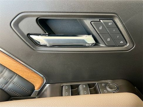 New 2026 GMC Canyon Denali image 13