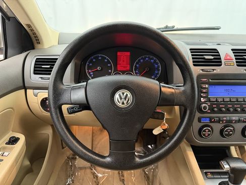 Used 2005 Volkswagen Jetta 2.5 image 9