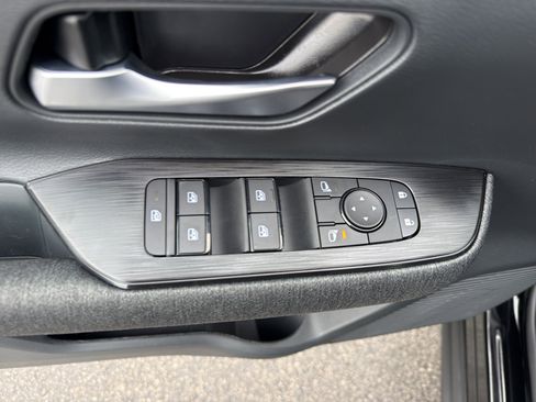 New 2026 Nissan Kicks SV image 12