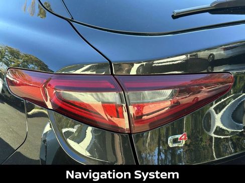 Used 2022 Alfa Romeo Stelvio Ti image 11