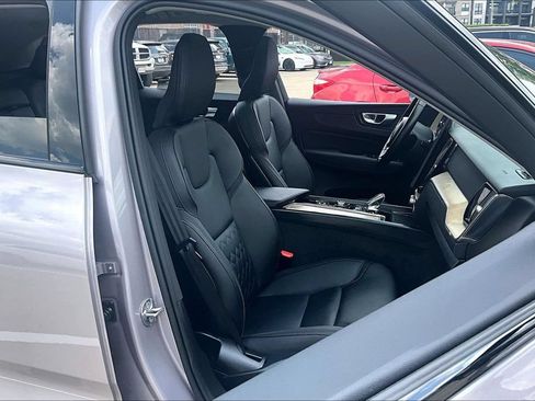 Used 2026 Volvo XC60 B5 Plus AWD/4WD image 10