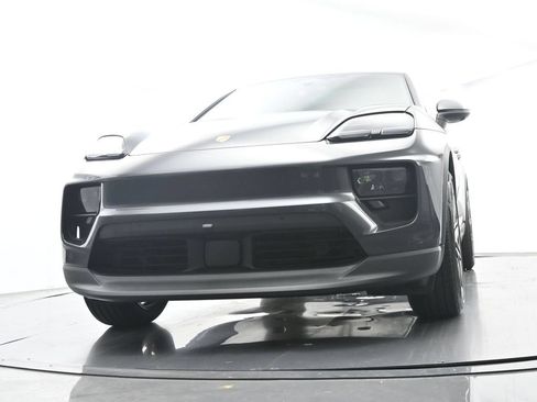 Used 2026 Porsche Macan Electric RWD image 53