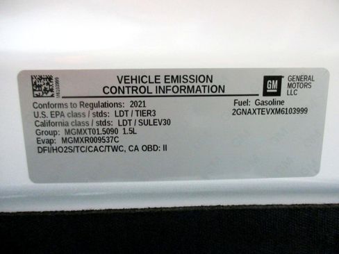 Used 2021 Chevrolet Equinox LT w/ Driver Convenience Package image 28