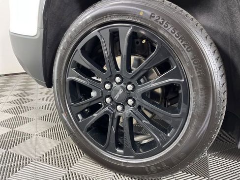 Used 2023 GMC Acadia SLT w/ Elevation Edition image 16