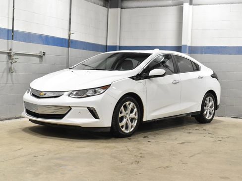 Used 2018 Chevrolet Volt Premier image 2