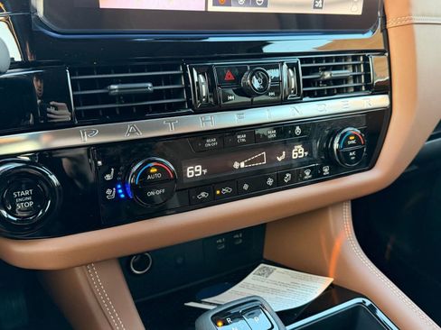 New 2026 Nissan Pathfinder Platinum AWD/4WD image 28