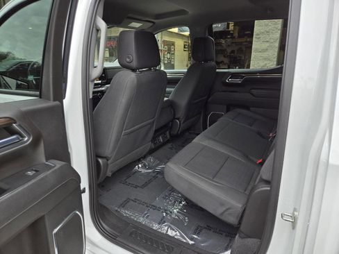 Used 2023 Chevrolet Silverado 1500 LT image 11