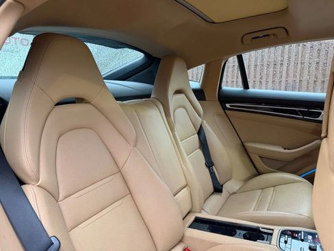 Used 2018 Porsche Panamera 4S image 28