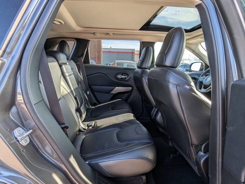 Used 2018 Jeep Cherokee Limited AWD/4WD image 17