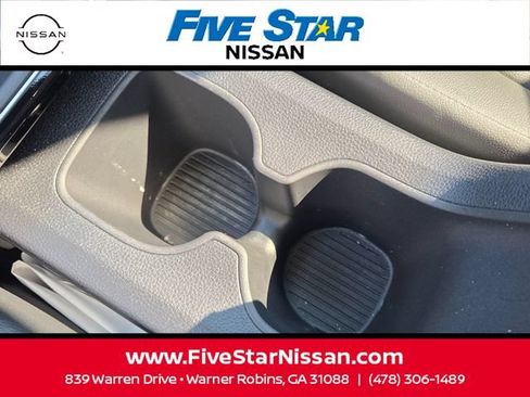 Used 2026 Toyota Corolla Cross XLE w/ Convenience Package FWD image 25