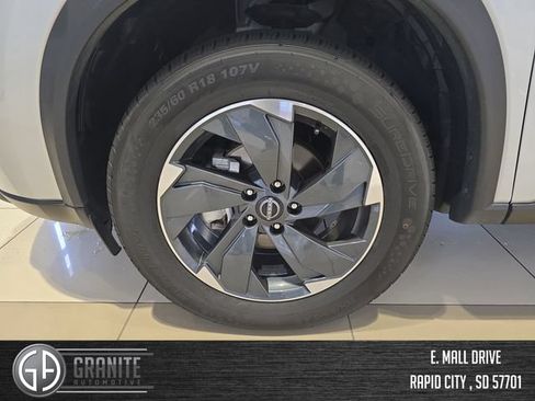 Used 2024 Nissan Rogue SV AWD/4WD image 26