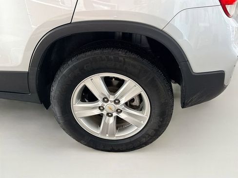 Used 2021 Chevrolet Trax LT image 29