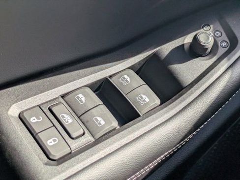 New 2025 Jeep Grand Cherokee Altitude image 20