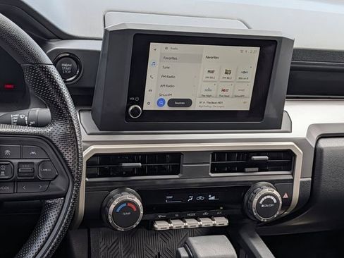 Used 2025 Toyota Tacoma SR5 AWD/4WD image 15