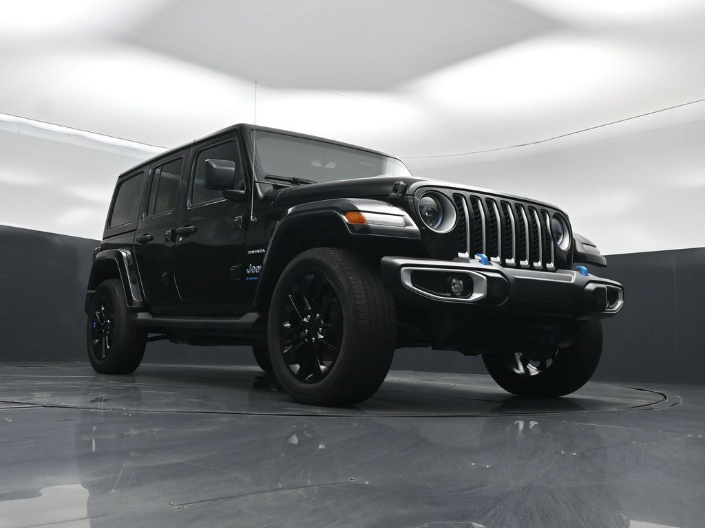 Used 2023 Jeep Wrangler Unlimited Sahara AWD/4WD image 42