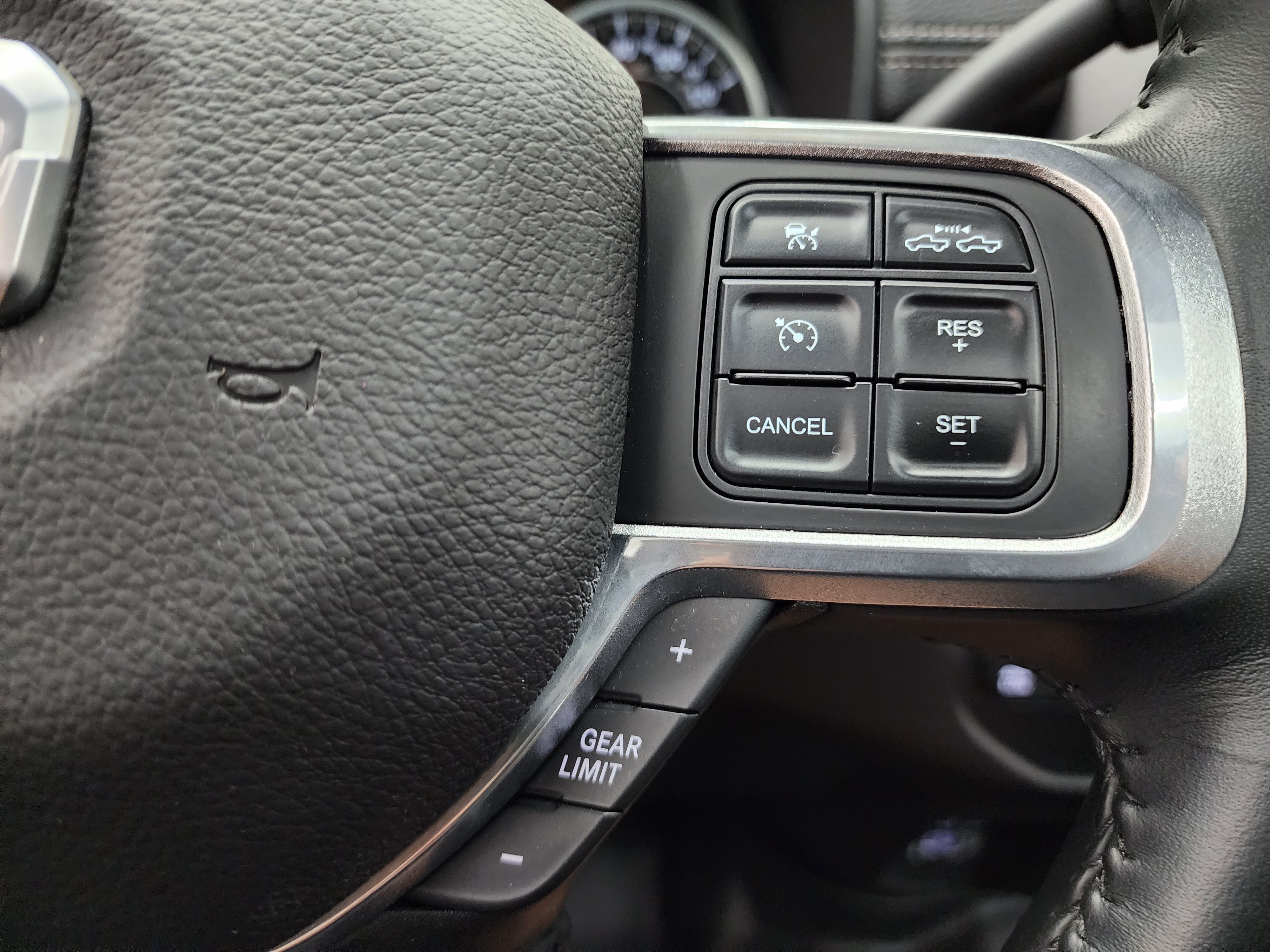 Used 2022 RAM 3500 Laramie AWD/4WD image 19