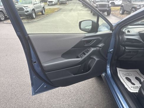 Used 2024 Subaru Crosstrek 2.0i Premium image 15